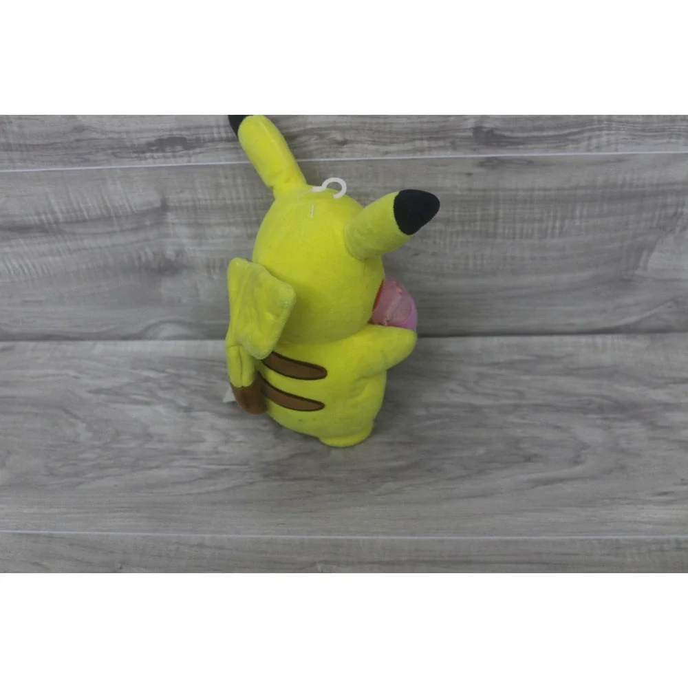 Pokemon Pikachu With Pecha Berry 8